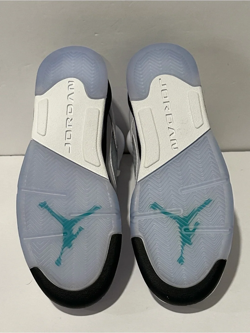 Air Jordan Retro 5 'Grape' (GS) Sz: 5.5 / 6.5 / 7 (HQ7980-100)